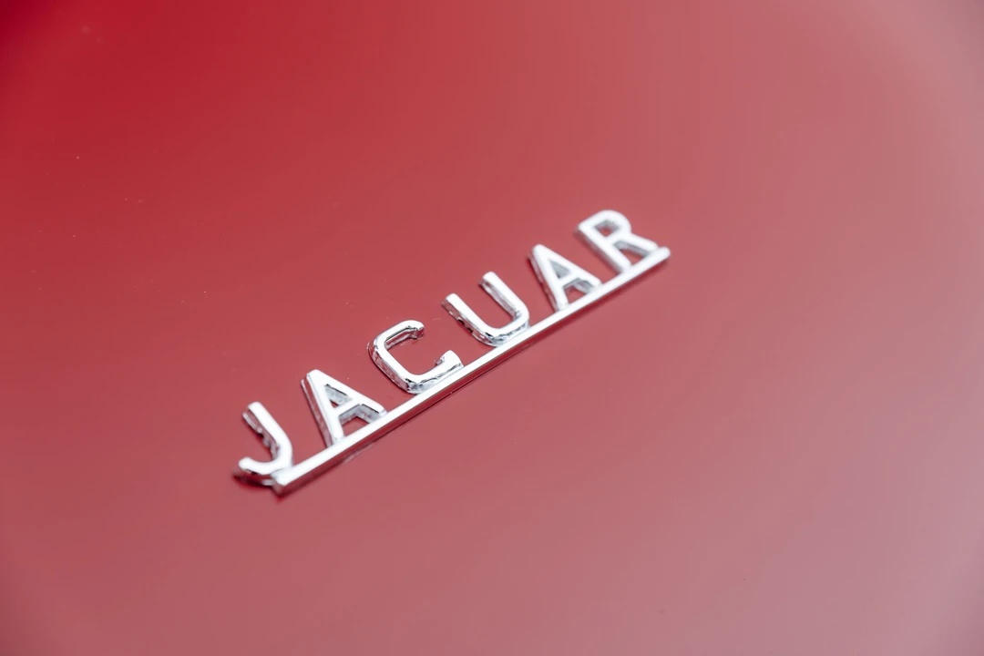 Jaguar E-Type Series 1 - Image 16 of 18