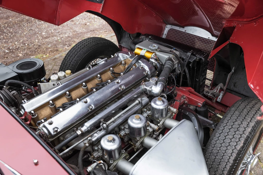 Jaguar E-Type Series 1 - Image 9 of 18