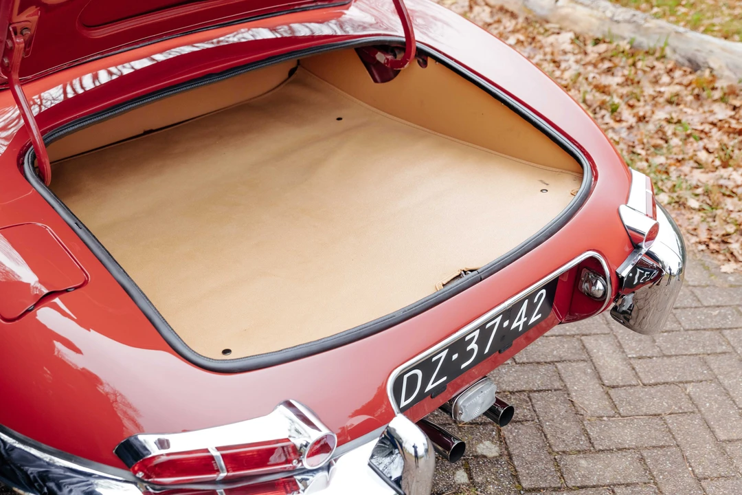 Jaguar E-Type Series 1 - Image 13 of 18