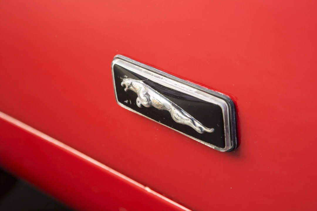 Jaguar E-Type Series 2 - Image 25 of 26
