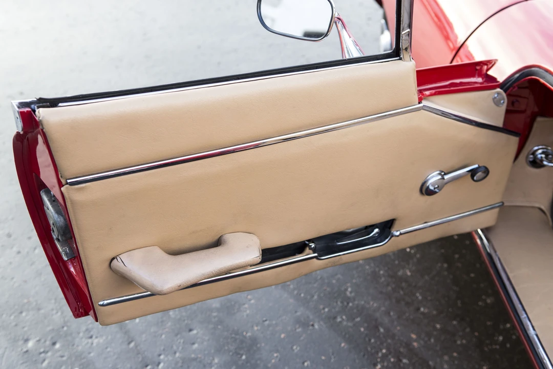 Jaguar E-Type Series 2 - Image 16 of 26