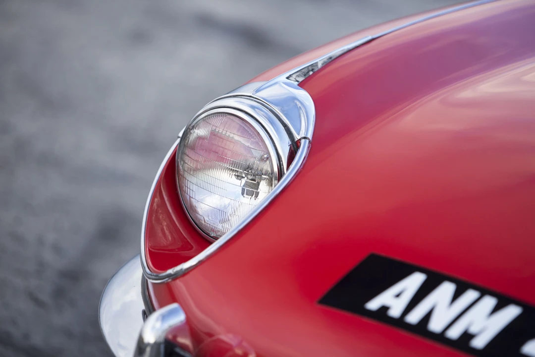Jaguar E-Type Series 2 - Image 23 of 26
