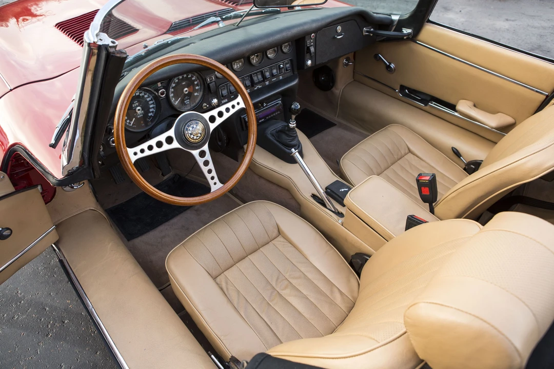 Jaguar E-Type Series 2 - Image 10 of 26