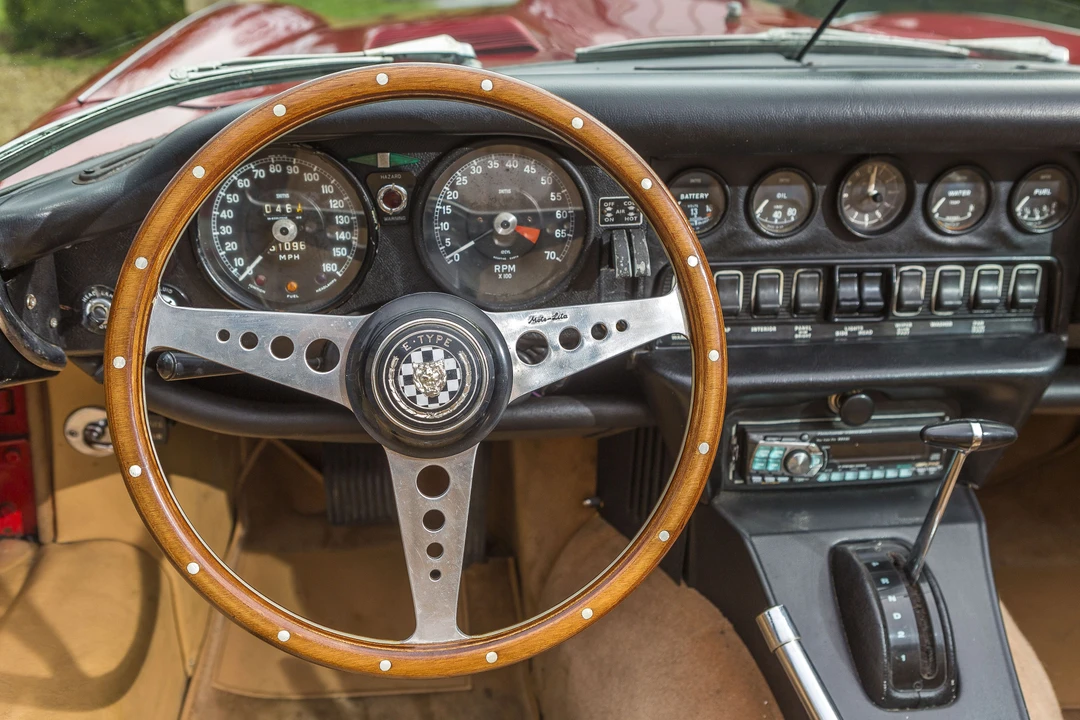Jaguar E-Type Series 3 V12 - Image 15 of 28