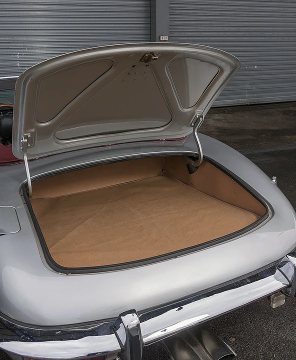 Jaguar E-Type Series 3 V12 - Image 23 of 24