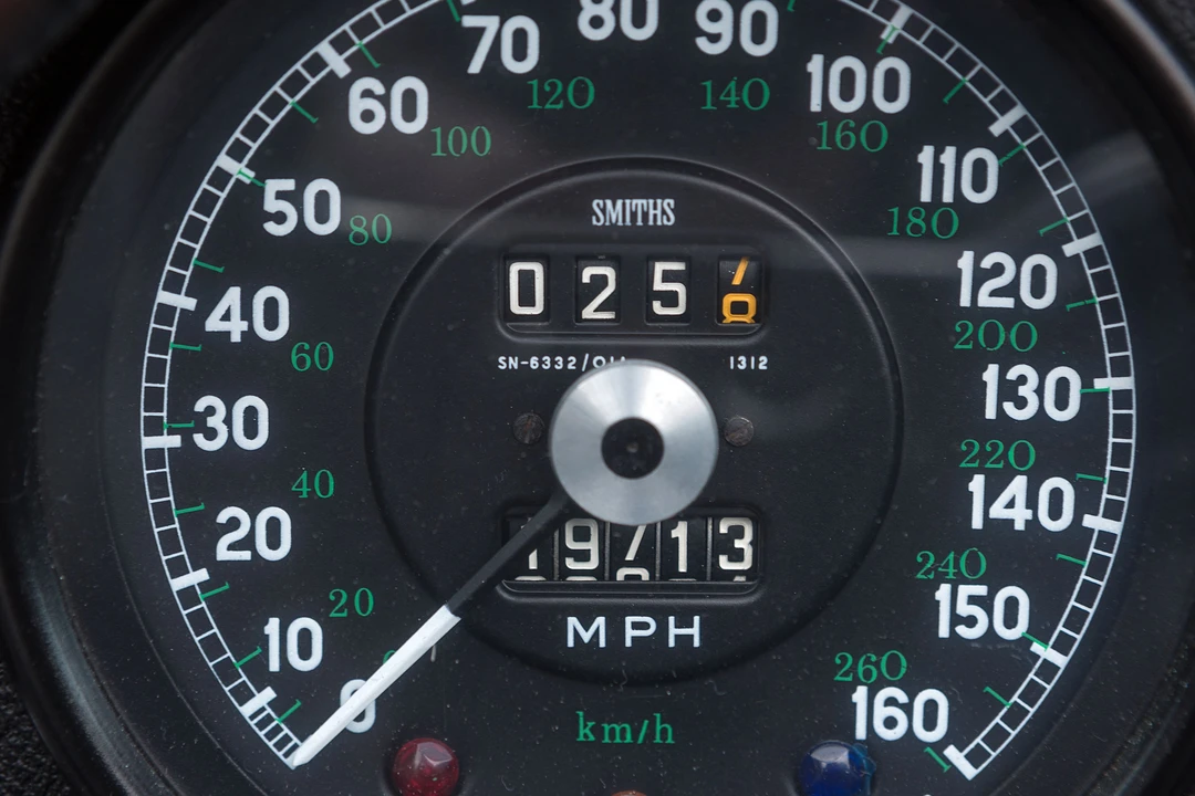Jaguar E-Type Series 3 V12 - Image 22 of 24