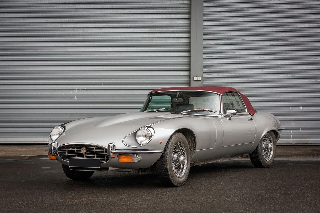 Jaguar E-Type Series 3 V12 - Image 2 of 24