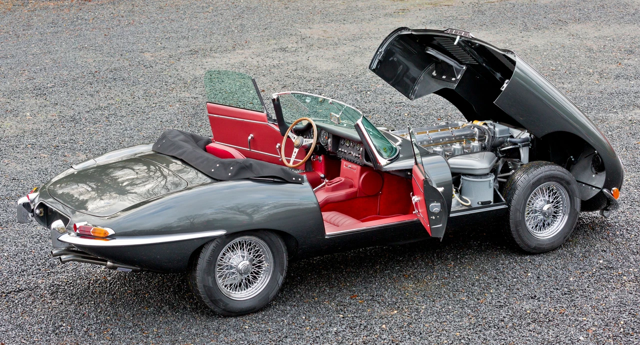 Jaguar E-Type Series 1 - Image 10 of 22