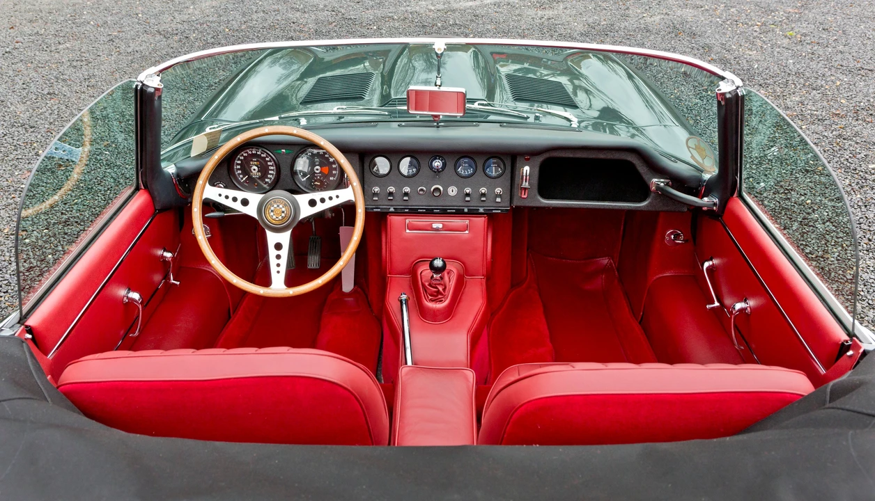 Jaguar E-Type Series 1 - Image 16 of 22