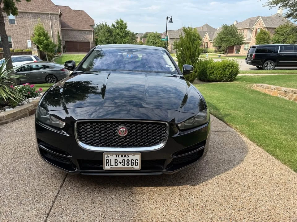 2017 Jaguar XE - Image 2 of 5