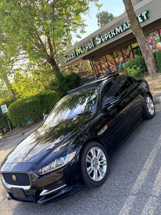 2018 Jaguar XE - Image 4 of 6