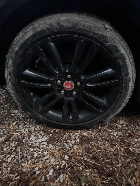 2018 Jaguar XE - Image 2 of 10