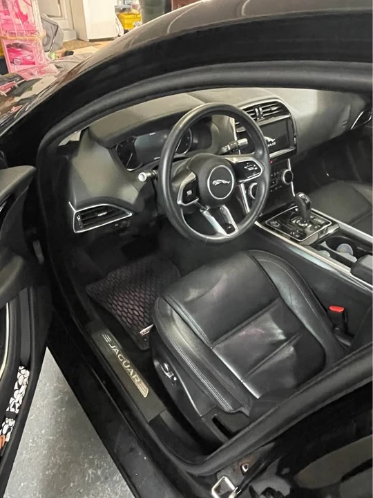 2020 Jaguar XE - Image 5 of 5