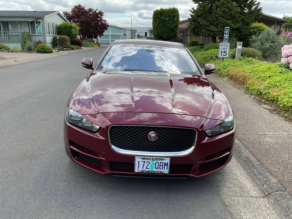 2017 Jaguar XE - Image 3 of 13