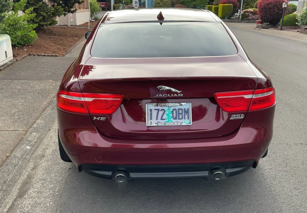 2017 Jaguar XE - Image 5 of 13