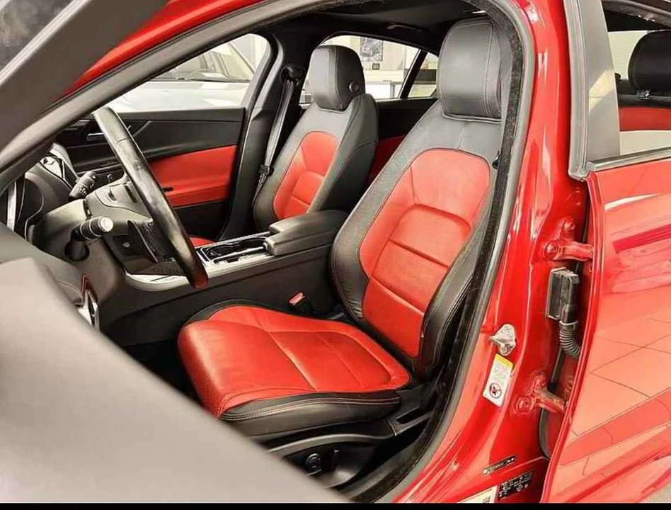 Jaguar XE - Image 4 of 8