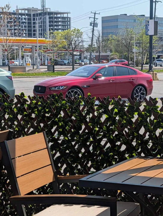 Jaguar XE - Image 8 of 8