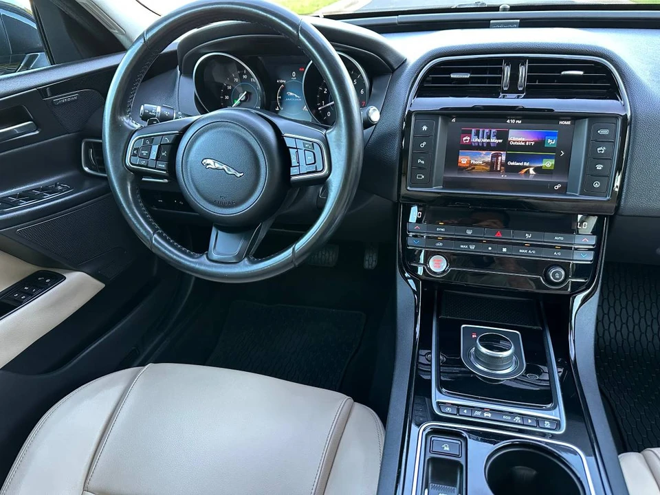 2017 Jaguar XE - Image 15 of 18