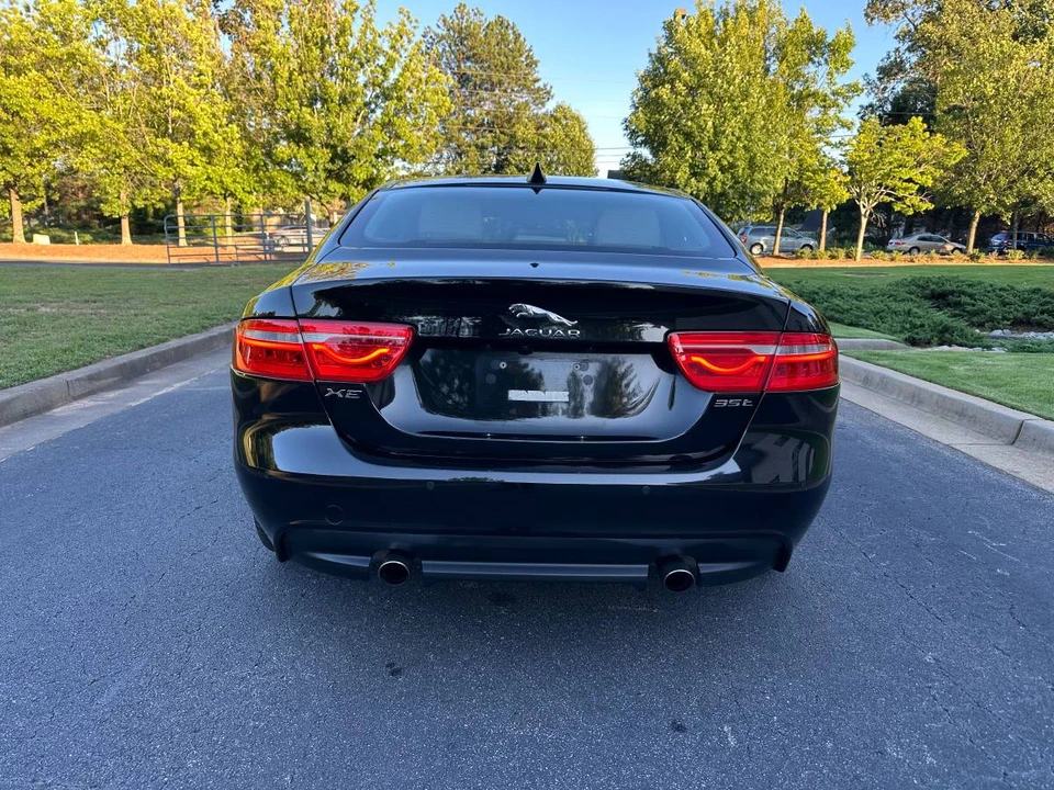 2017 Jaguar XE - Image 7 of 18