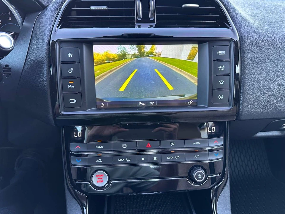 2017 Jaguar XE - Image 16 of 18