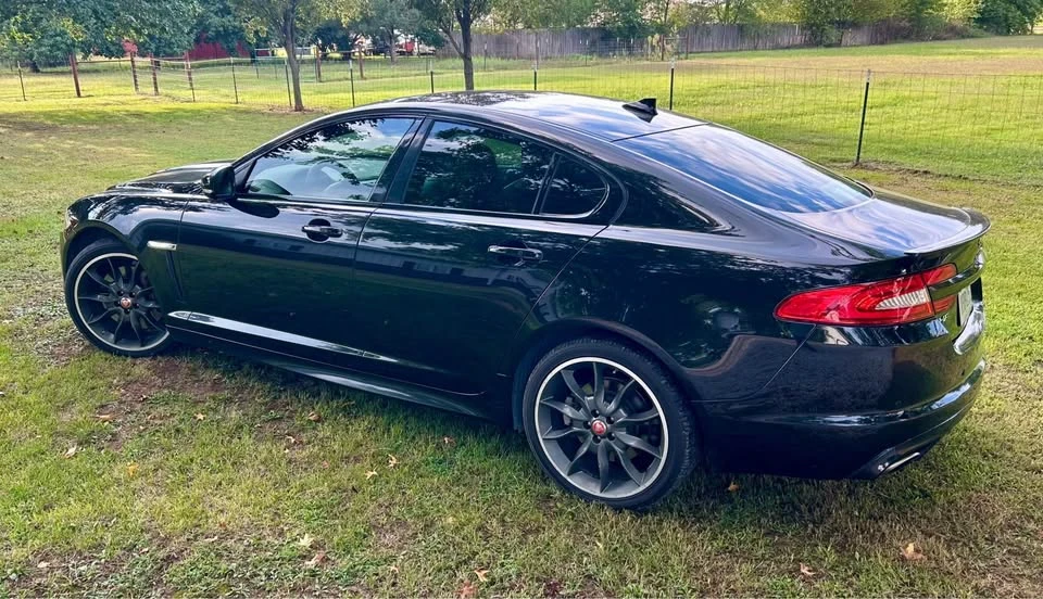 Jaguar XF - Image 5 of 7