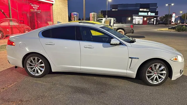 2014 Jaguar XF 2.0 Turbo