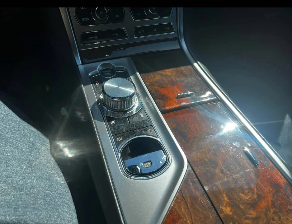 2012 Jaguar XF - Image 5 of 11