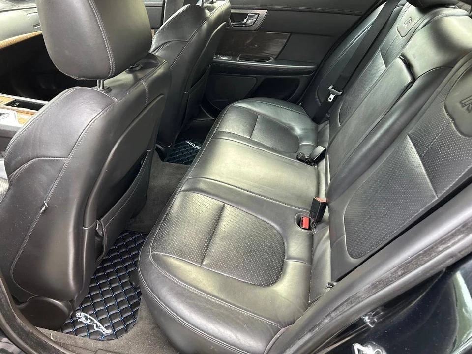 2010 Jaguar X250 XFR - Image 10 of 16