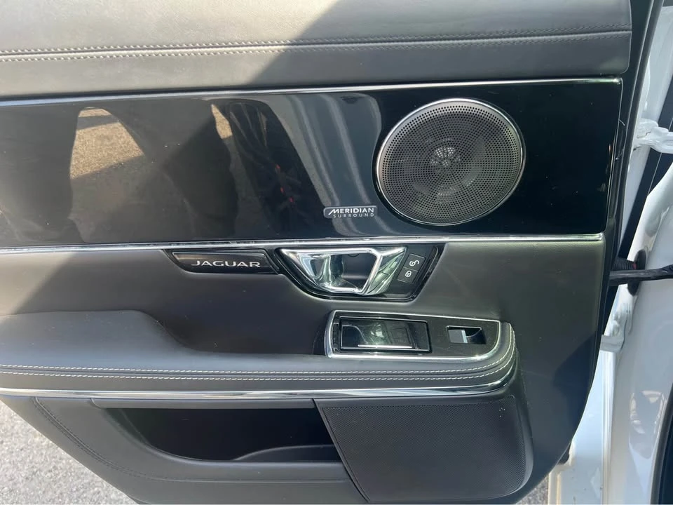 2019 Jaguar X351 XJ - Image 7 of 10