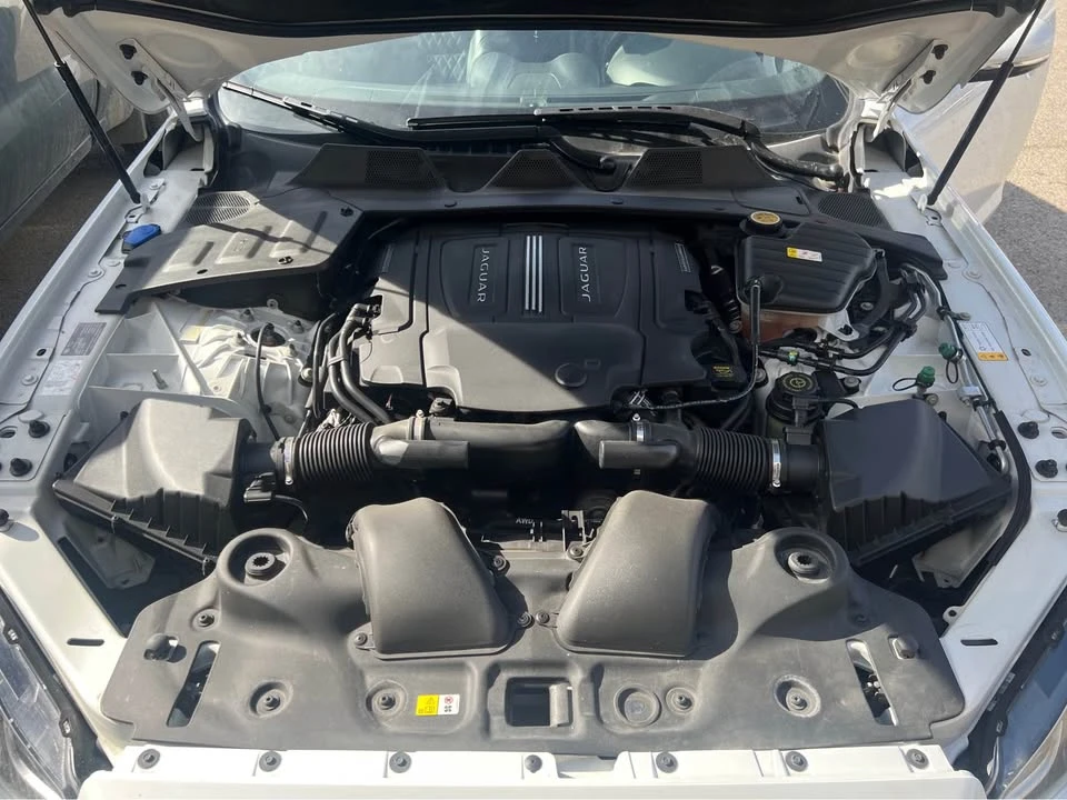 2019 Jaguar X351 XJ - Image 8 of 10
