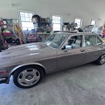 1985 Jaguar XJ12 Series III