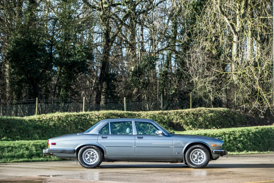 Jaguar XJ Series 3 - Image 4 of 16