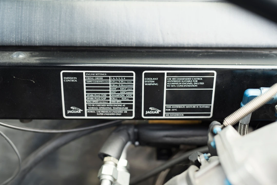 Jaguar XJ220 - Image 17 of 23