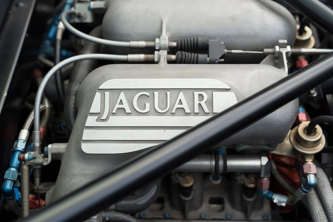 Jaguar XJ220 - Image 15 of 23