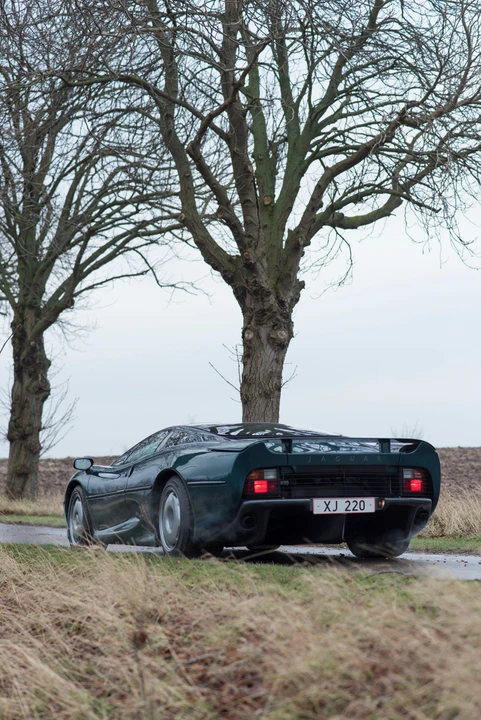 Jaguar XJ220 - Image 10 of 23
