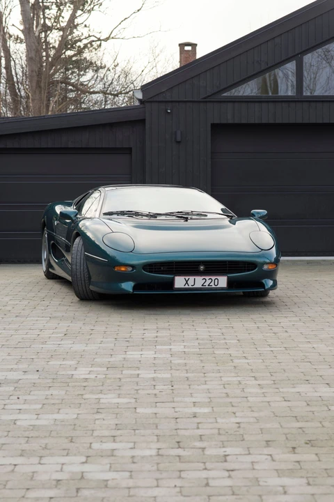 Jaguar XJ220 - Image 4 of 23