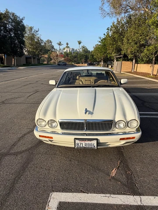 1995 Jaguar X300 XJ - Image 2 of 9