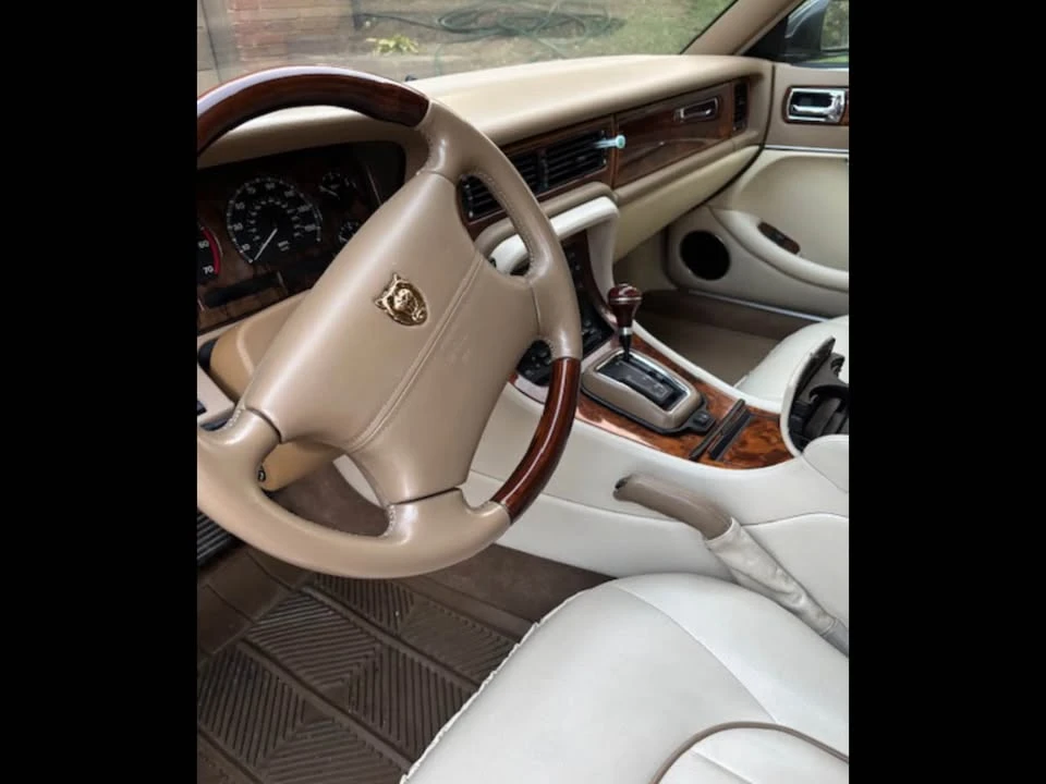 1995 Jaguar X300 XJ - Image 10 of 10