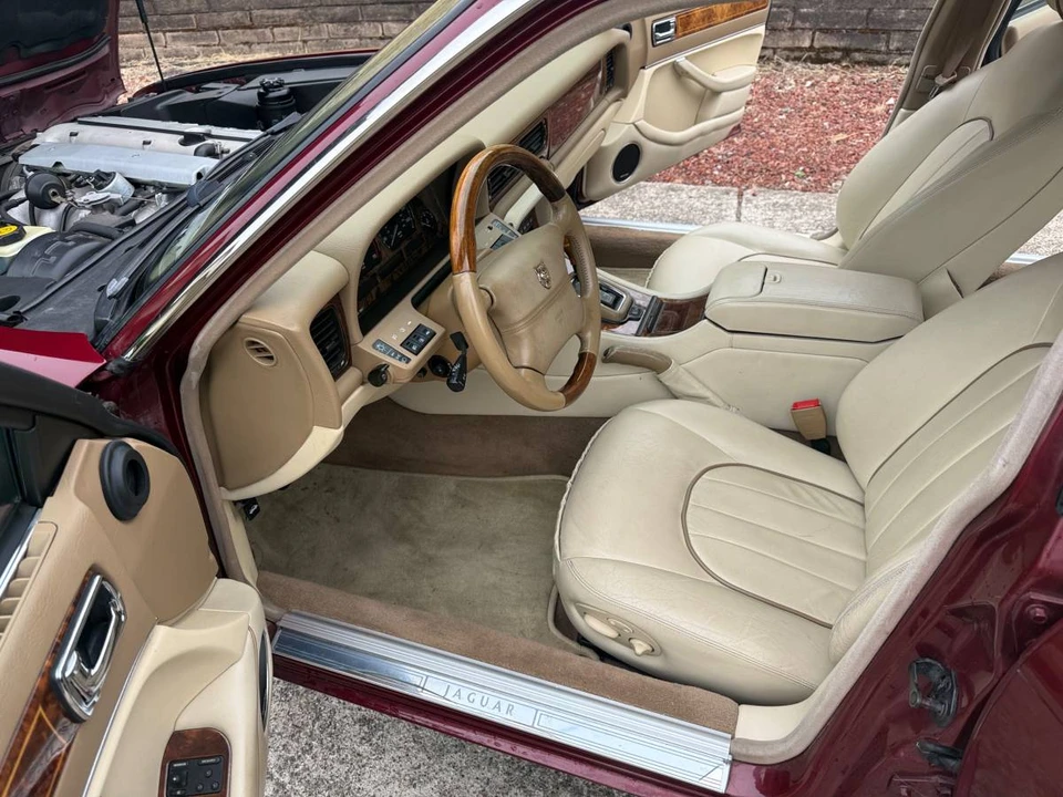 1997 Jaguar X300 XJ - Image 9 of 11