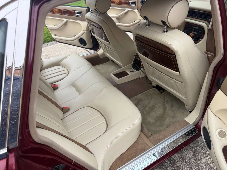 1997 Jaguar X300 XJ - Image 6 of 11