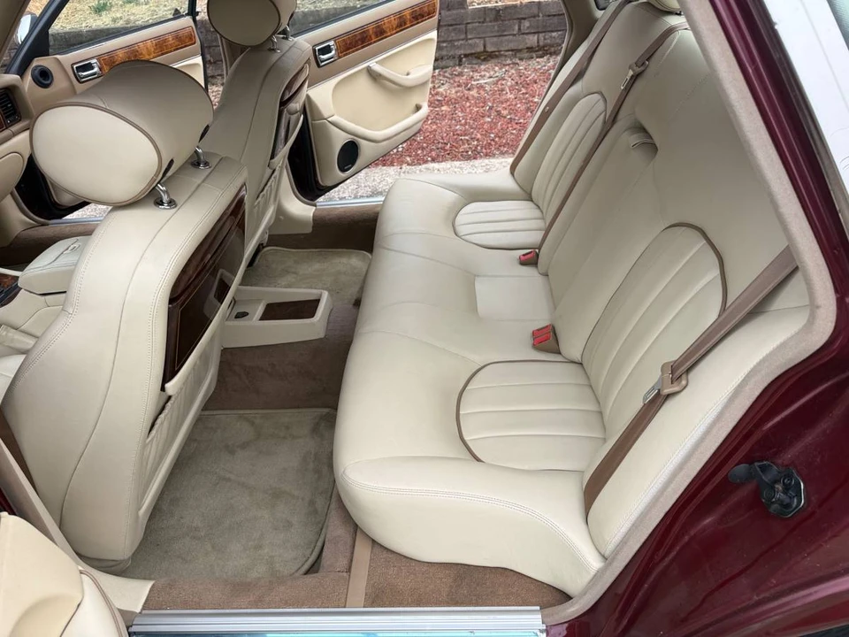 1997 Jaguar X300 XJ - Image 8 of 11