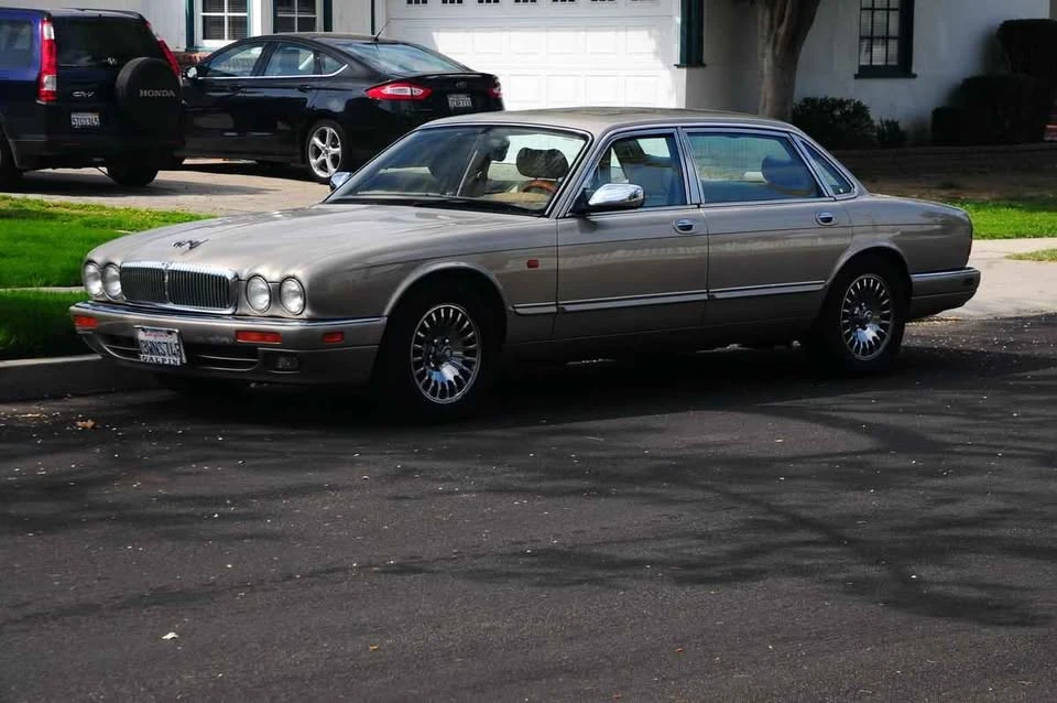1997 Jaguar X300 XJ - Image 10 of 10