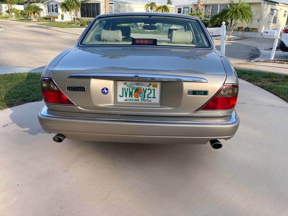 1997 Jaguar X300 XJ - Image 10 of 14