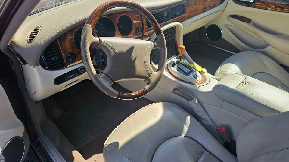 1999 Jaguar X308 XJ - Image 5 of 10