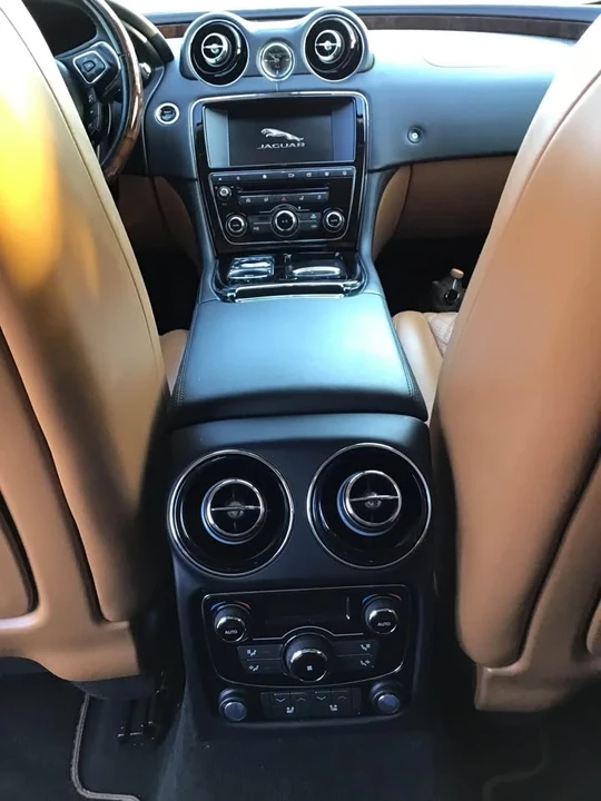 2016 Jaguar X351 XJ - Image 8 of 10