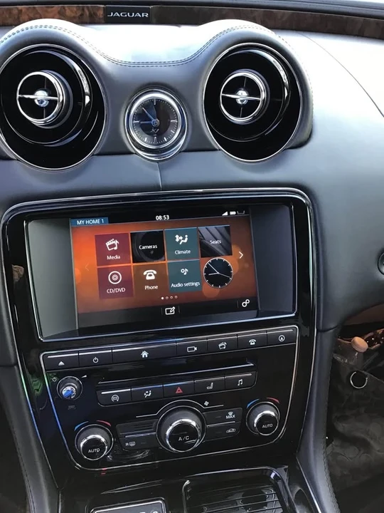 2016 Jaguar X351 XJ - Image 6 of 10