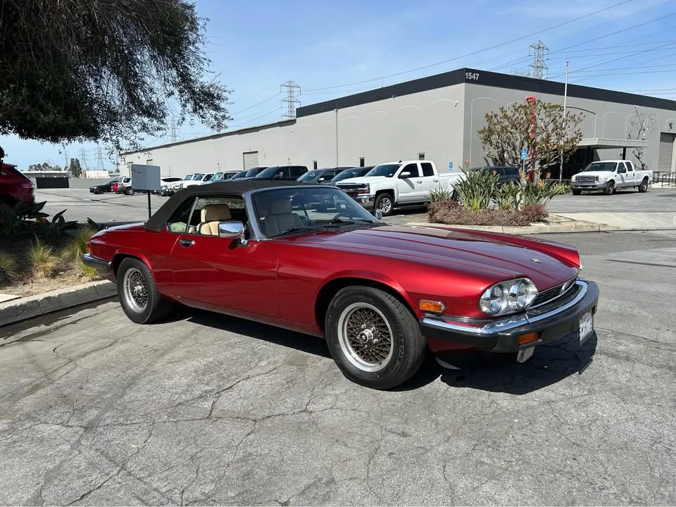 Jaguar XJS Convertible - Image 9 of 10