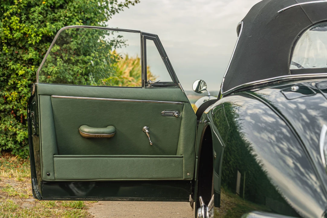 Jaguar XK150 DHC Drophead - Image 15 of 31