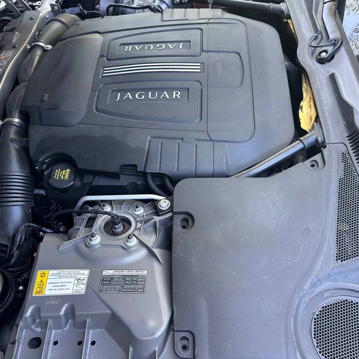 2011 Jaguar XK - Image 12 of 17