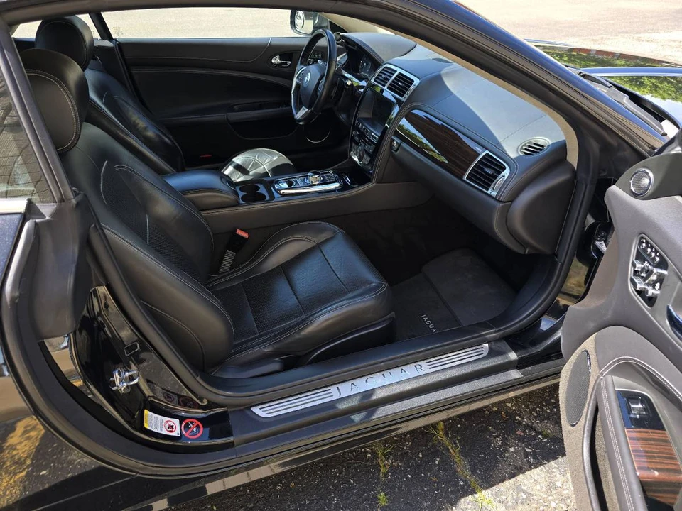 2013 Jaguar XK - Image 11 of 15